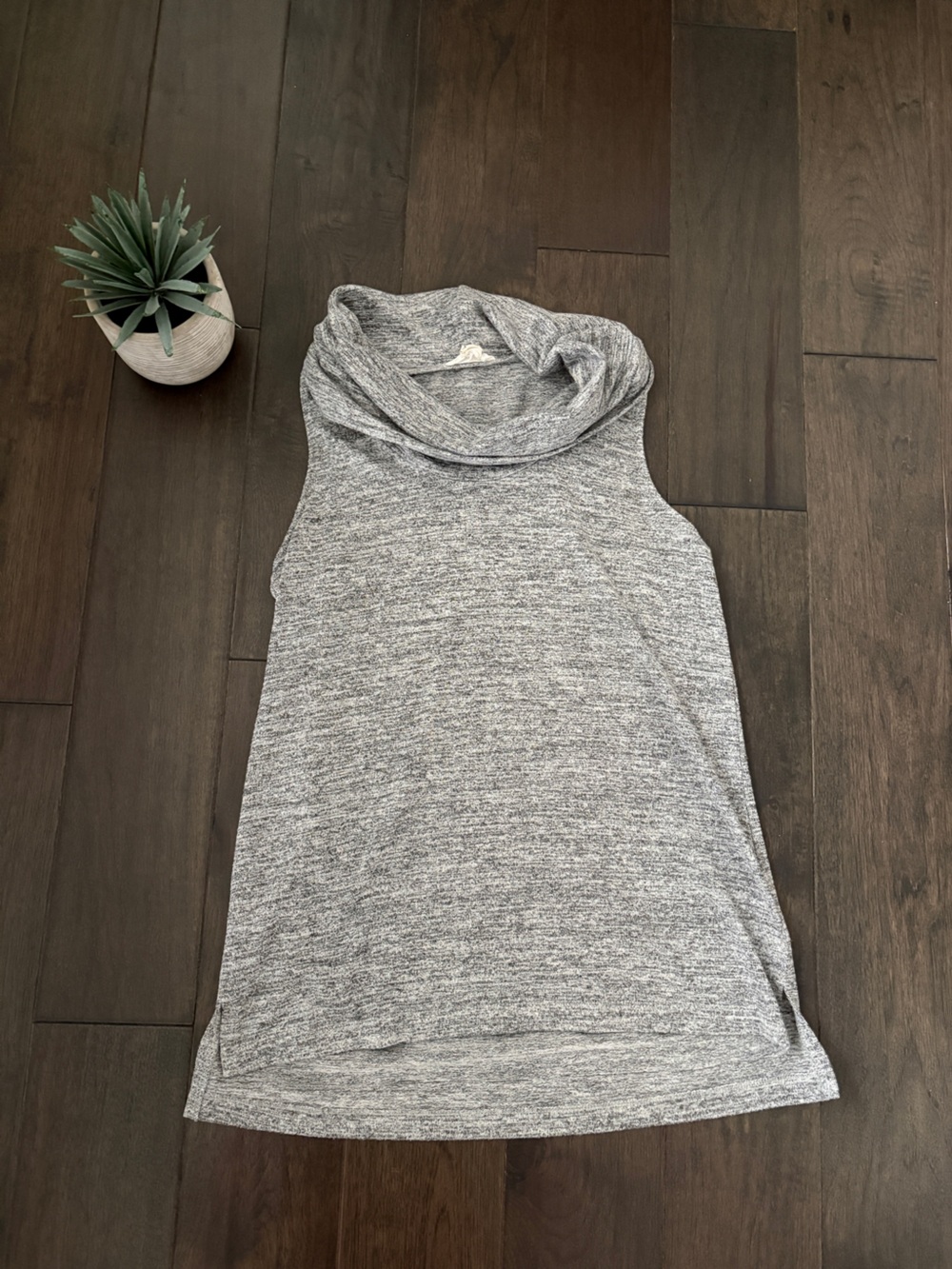 LOFT | Women’s Gray Sleeveless Cowl Neck Top